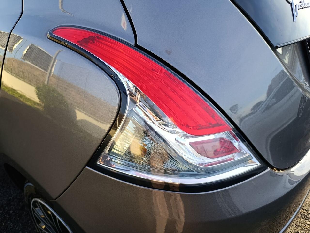 Lancia Ypsilon III 1.0 firefly hybrid Gold s&s 70cv