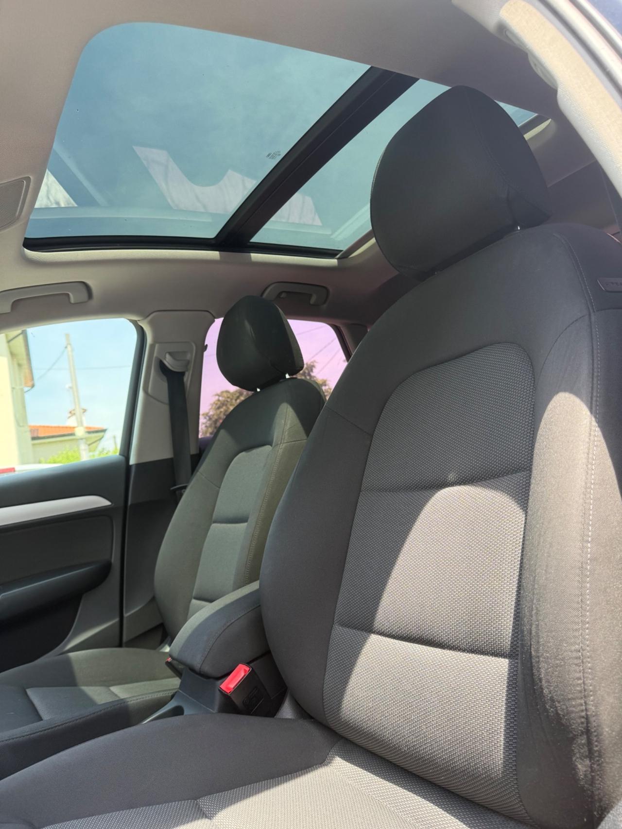 Audi Q3 2.0 TDI S-LINE