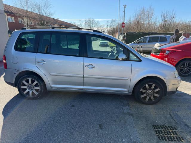 VOLKSWAGEN Touran 7posti 2.0 16V TDI Highline motore da fare