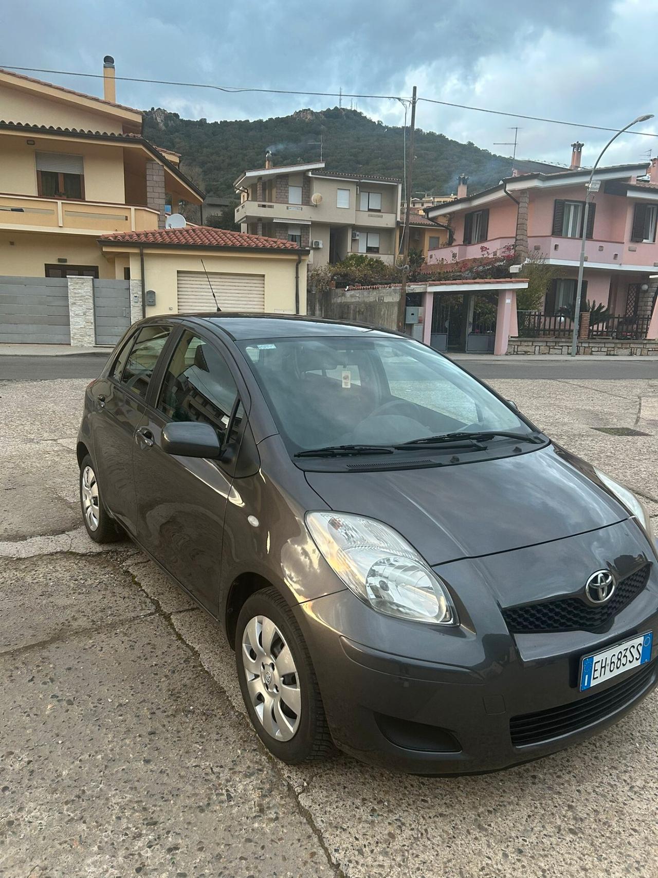 Toyota Yaris 1.0 tua a partire da 85€ al mese