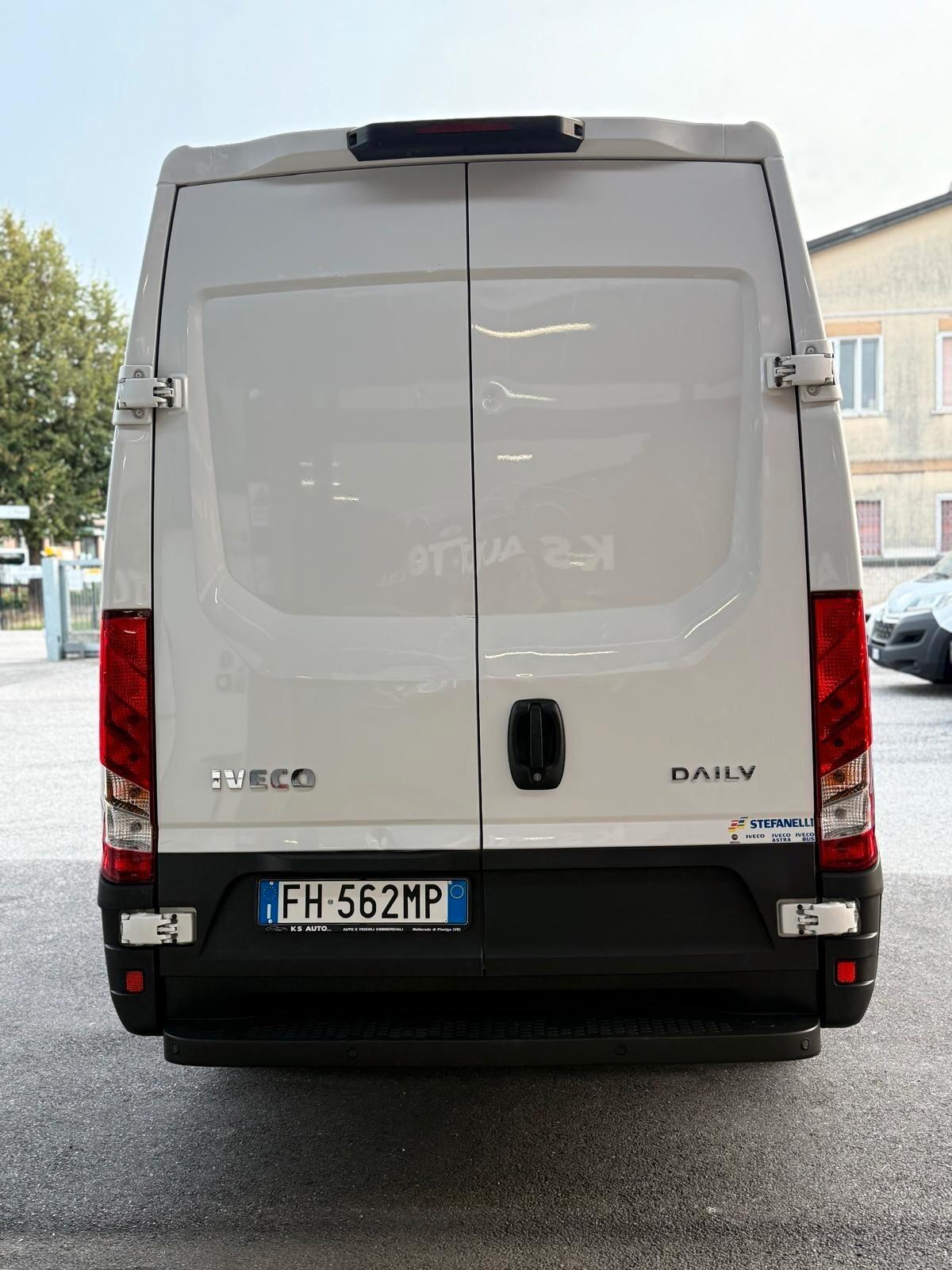 IVECO DAILY 2.3 MLJ 35-140 136CV 3 POSTI L3H2