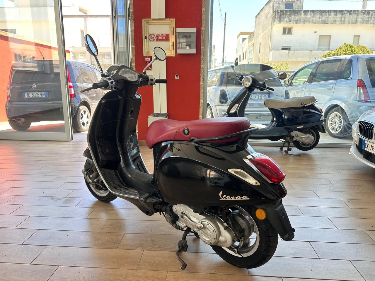 Piaggio Vespa 50 Primavera-BLACK&RED