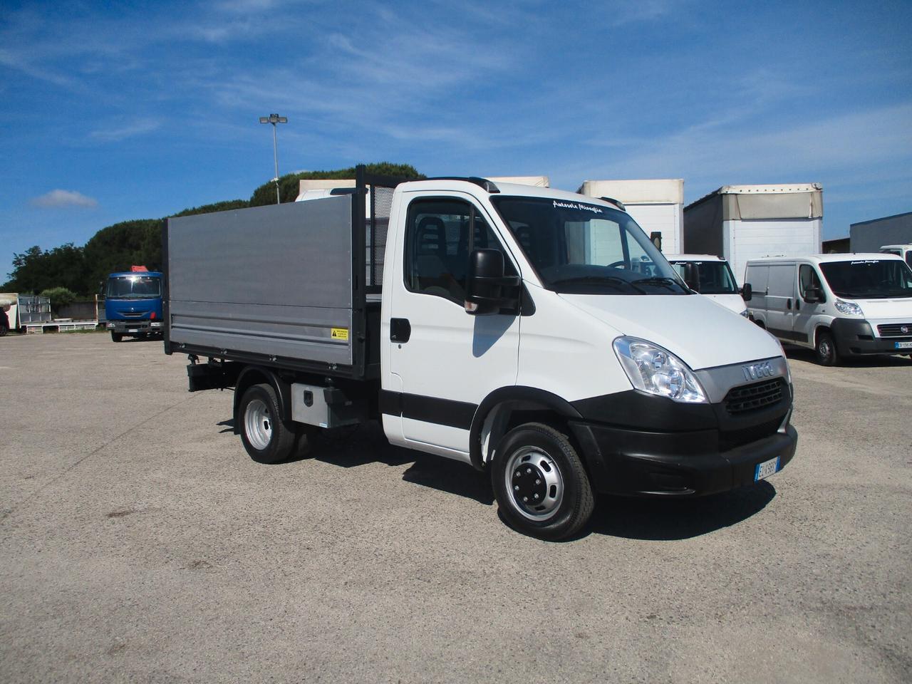 Iveco Daily 35C11 2.3 110CV E5 RIBALTABILE TRILATERALE +SOVRAS