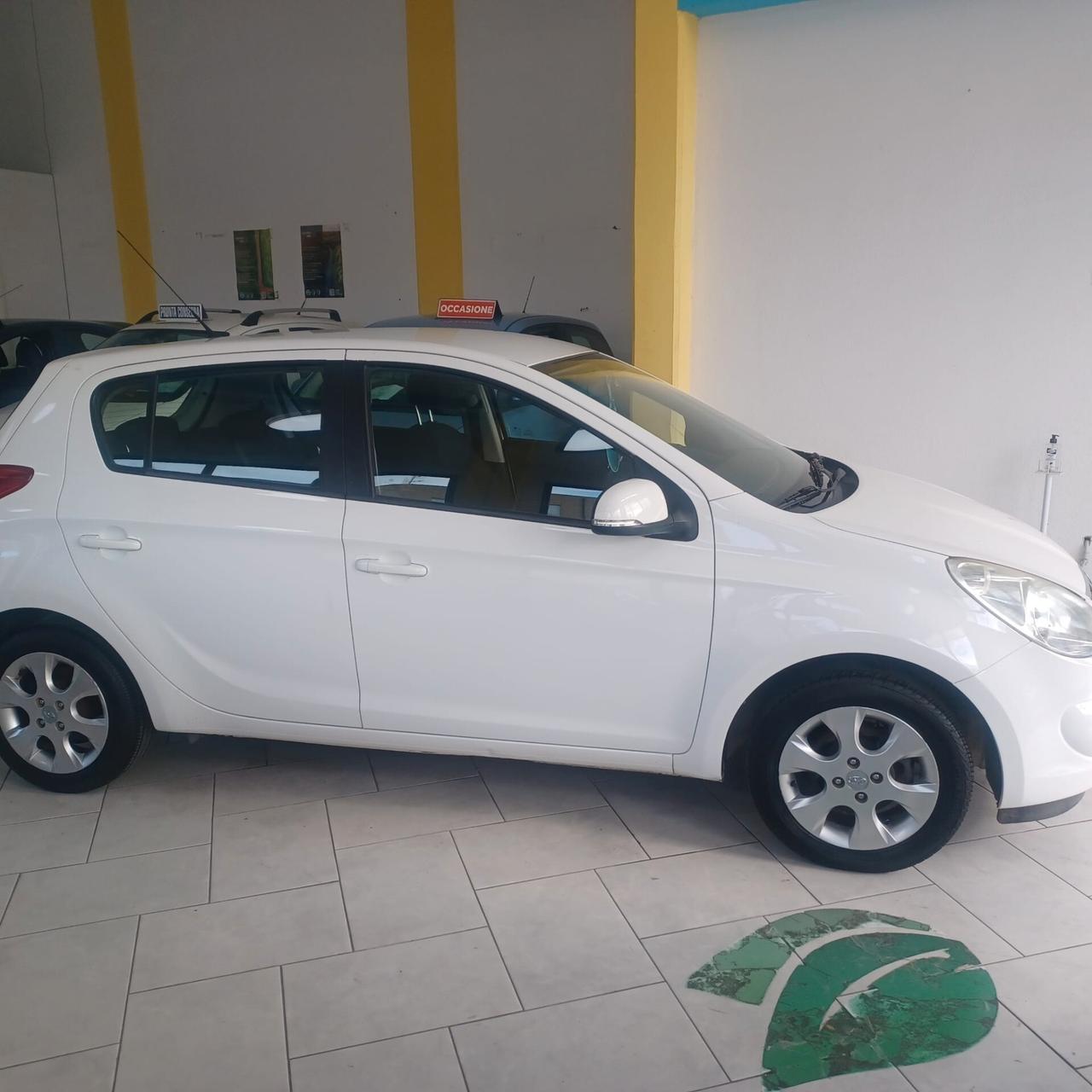 HYUNDAI I20 BEN CONSERVATO 1.2 PER NEOPATENTATI