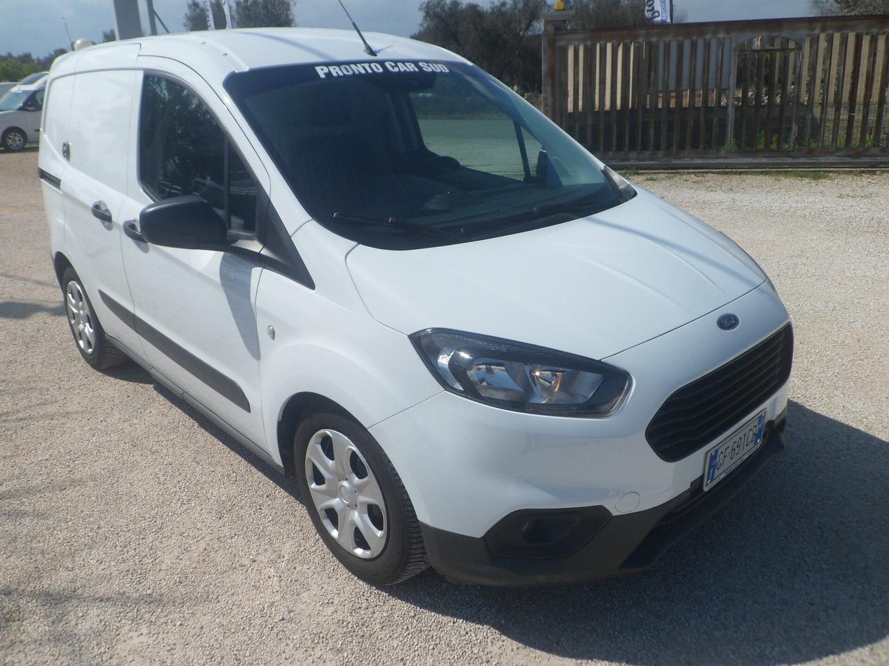 Ford Transit Courier furgone attrezzato