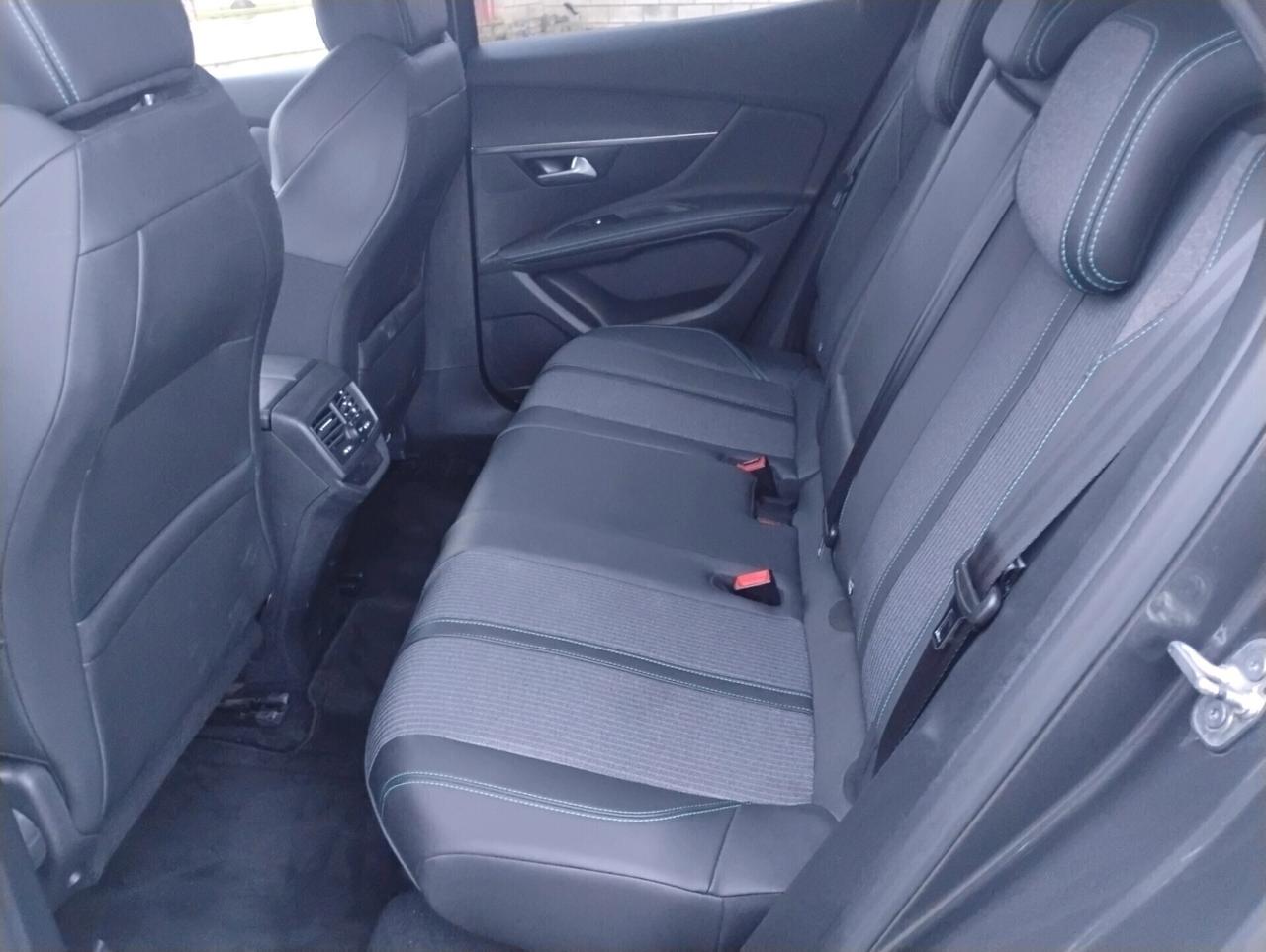 Peugeot 3008 BlueHDi 130 S&S EAT8 Allure