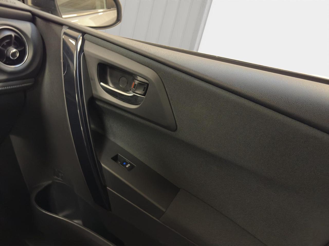 Toyota Auris 1.8h Active cvt