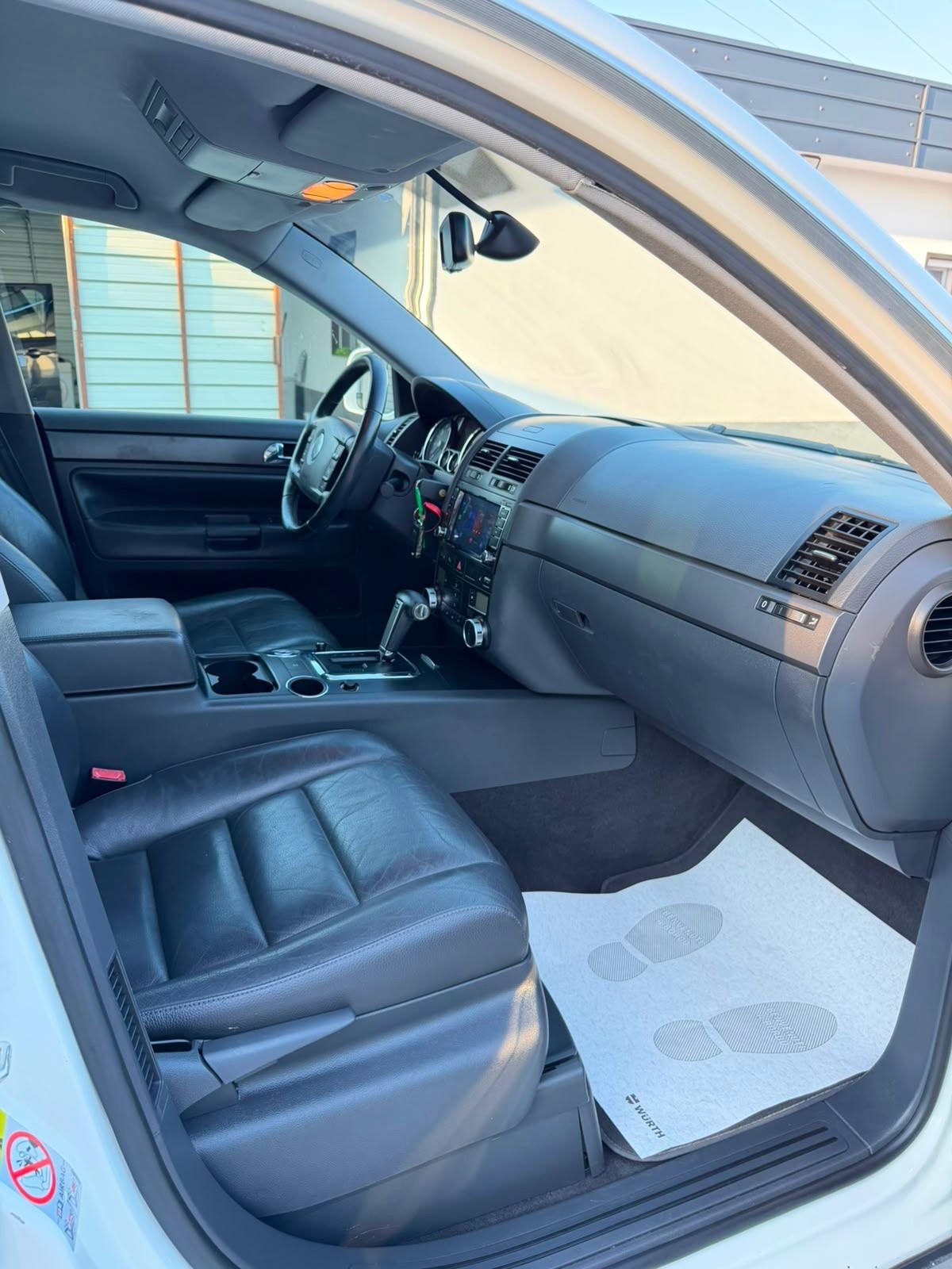 Volkswagen Touareg 3.0/240CV V6 TDI DPF tip. Dakar