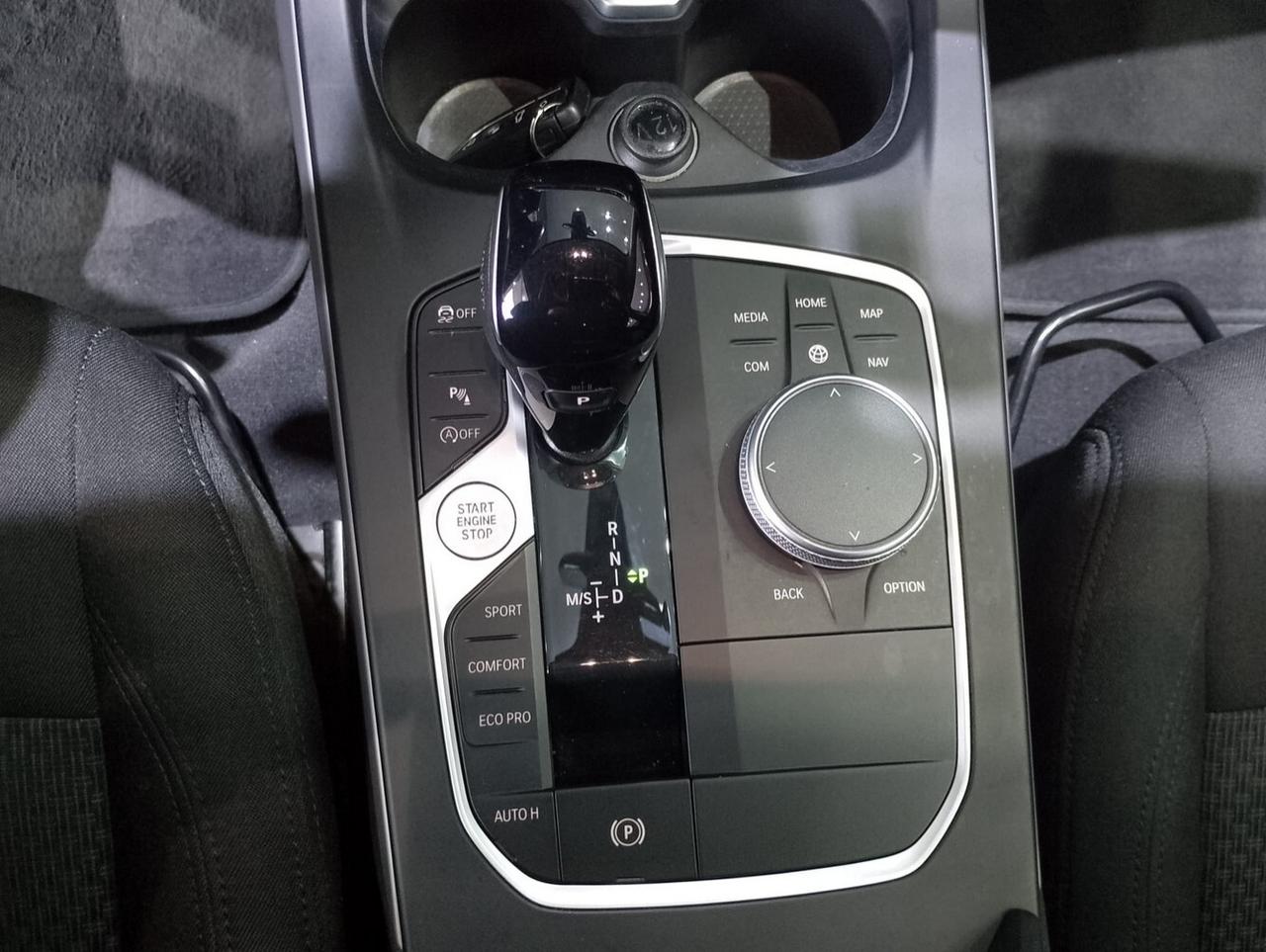 Bmw 116d 5p. Business Advantage