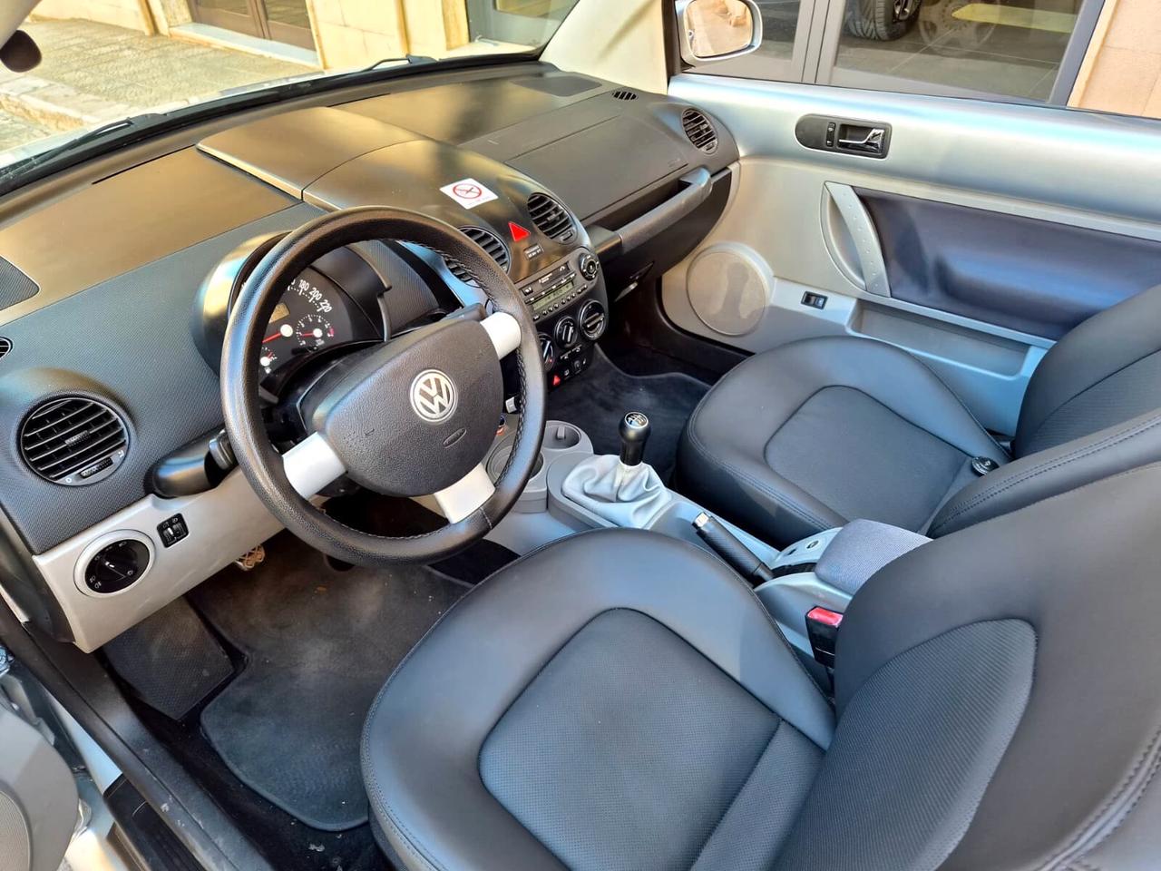 Volkswagen New Beetle 1.4 16V Cabrio
