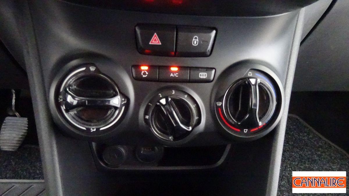 PEUGEOT - 2008 - PureTech 82 S&S Signature