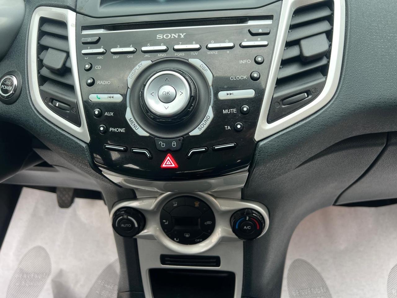 Ford Fiesta 1.4 5 porte Bz.- GPL Titanium