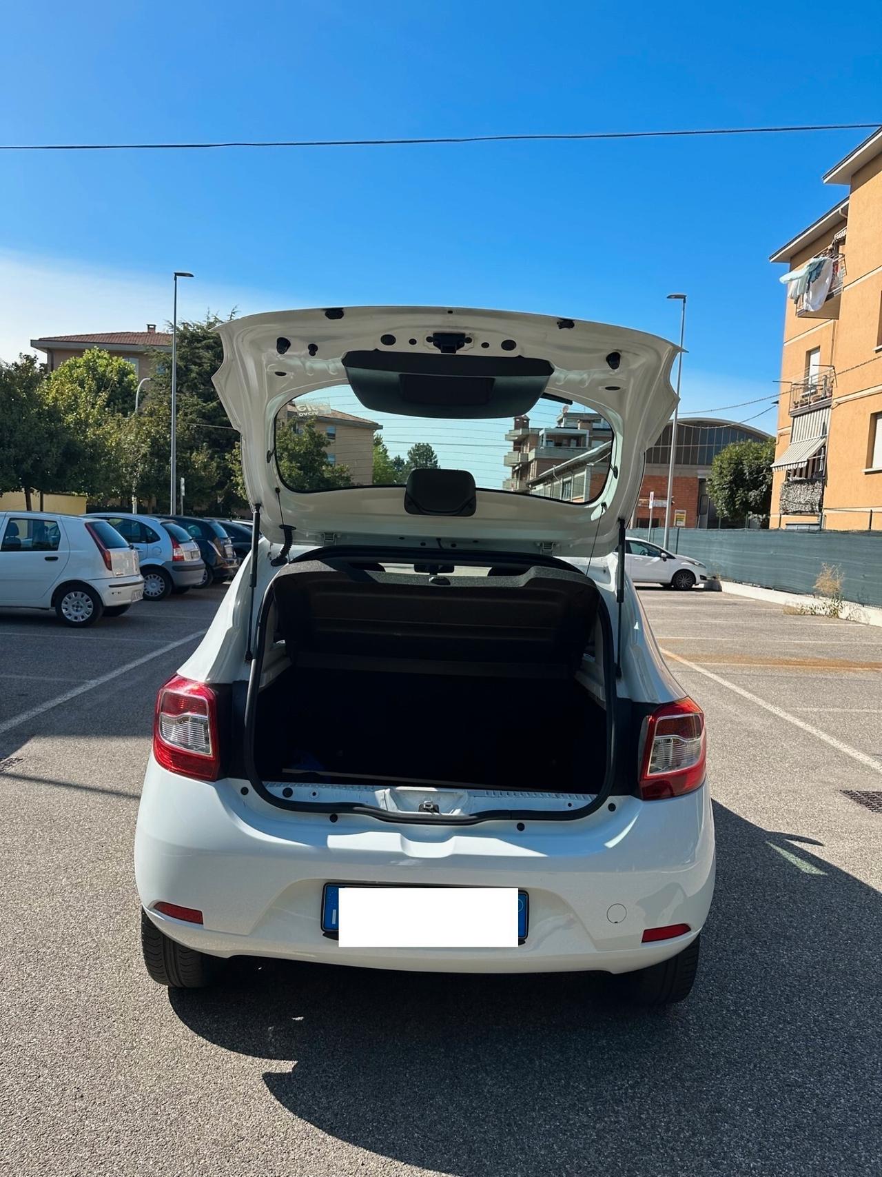 Dacia Sandero 1.2 Gpl - NEOPATENTATI - BUONE CONDIZIONI -