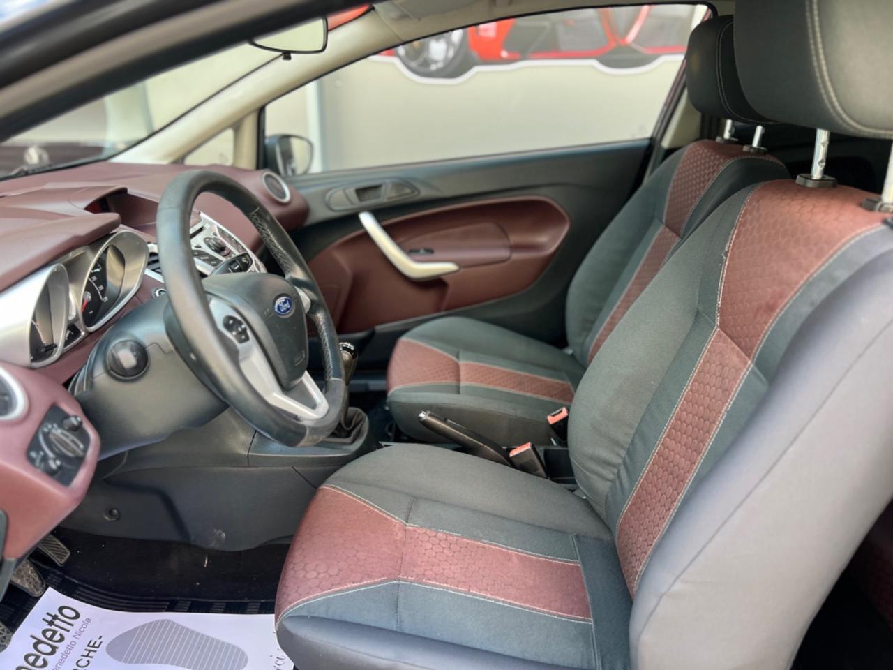 Ford Fiesta 1.4 3 porte Bz.- GPL Titanium 2010