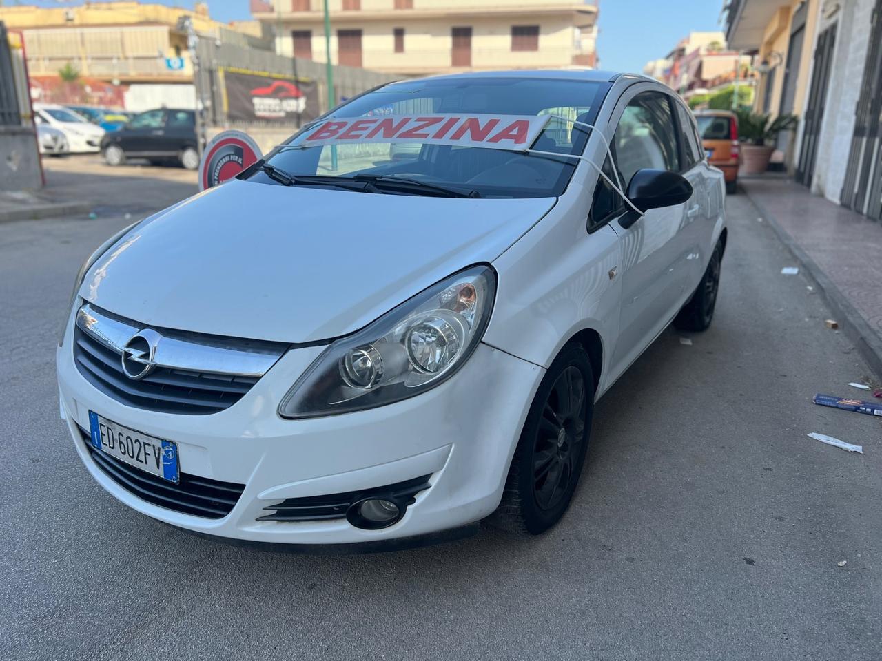 Opel corsa 1.2 Benzina 2011
