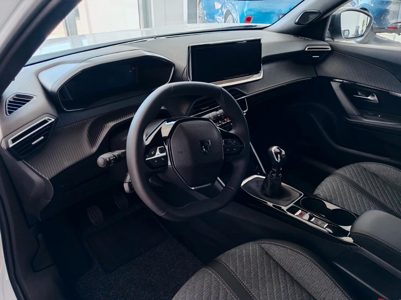 Peugeot 2008 1.2 100cv Allure KM ZERO 2025