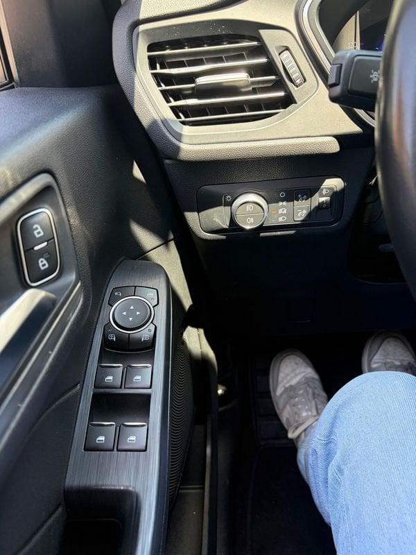 Ford Kuga 2.5 Benzina FHEV 190CV 2WD Titanium Business Aut