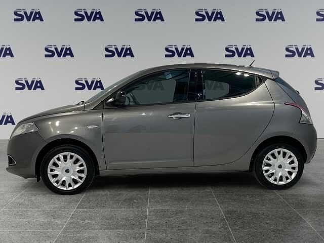 Lancia Ypsilon 0.9 TwinAir 86CV Autom. Gold - NEOPATENTATI