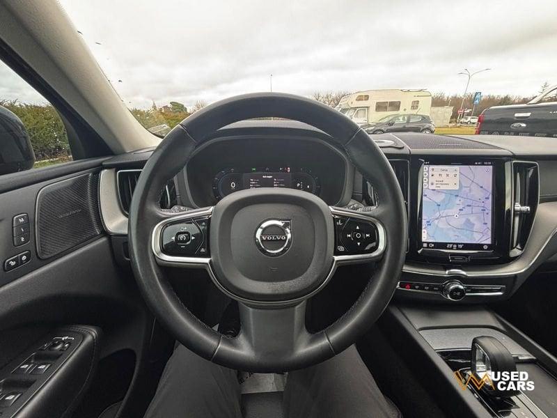 Volvo XC60 B4 automatico Plus Dark