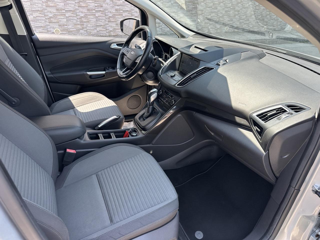 Ford C-Max7 1.5 TDCi 120CV Titanium 7 Posti
