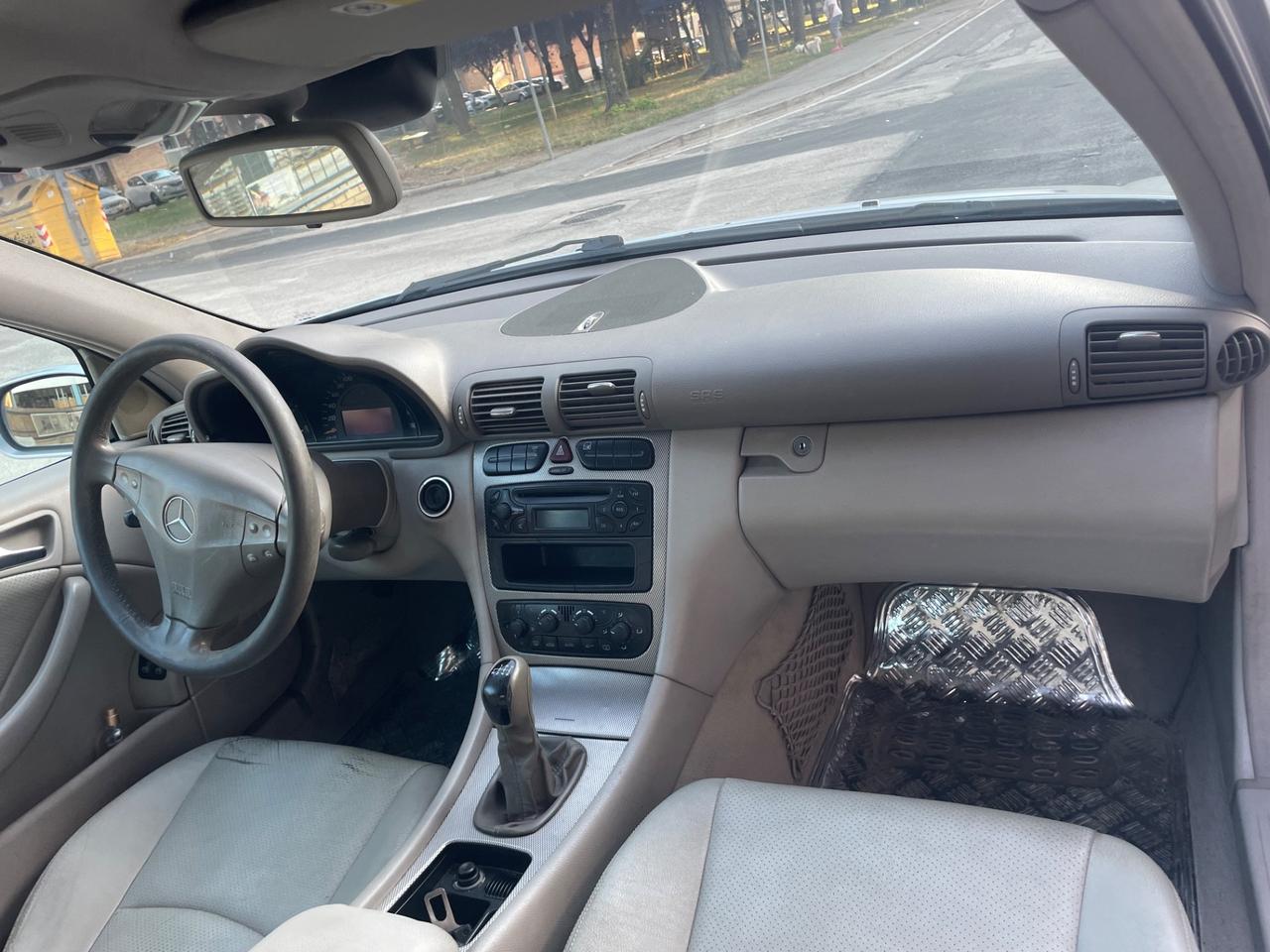 MERCEDES CLASSE C 220 DISEL SPORT COUPE 2004