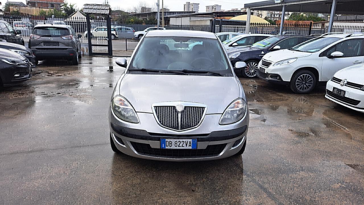Lancia Ypsilon 1.2 Oro 60Cv