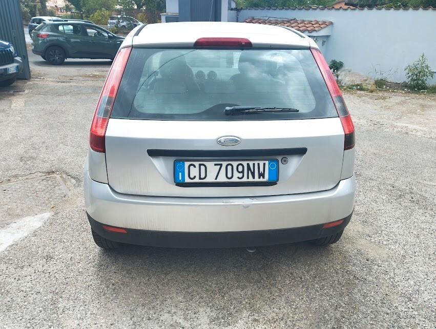 Ford Fiesta 1.2 16V 3p. Ambiente