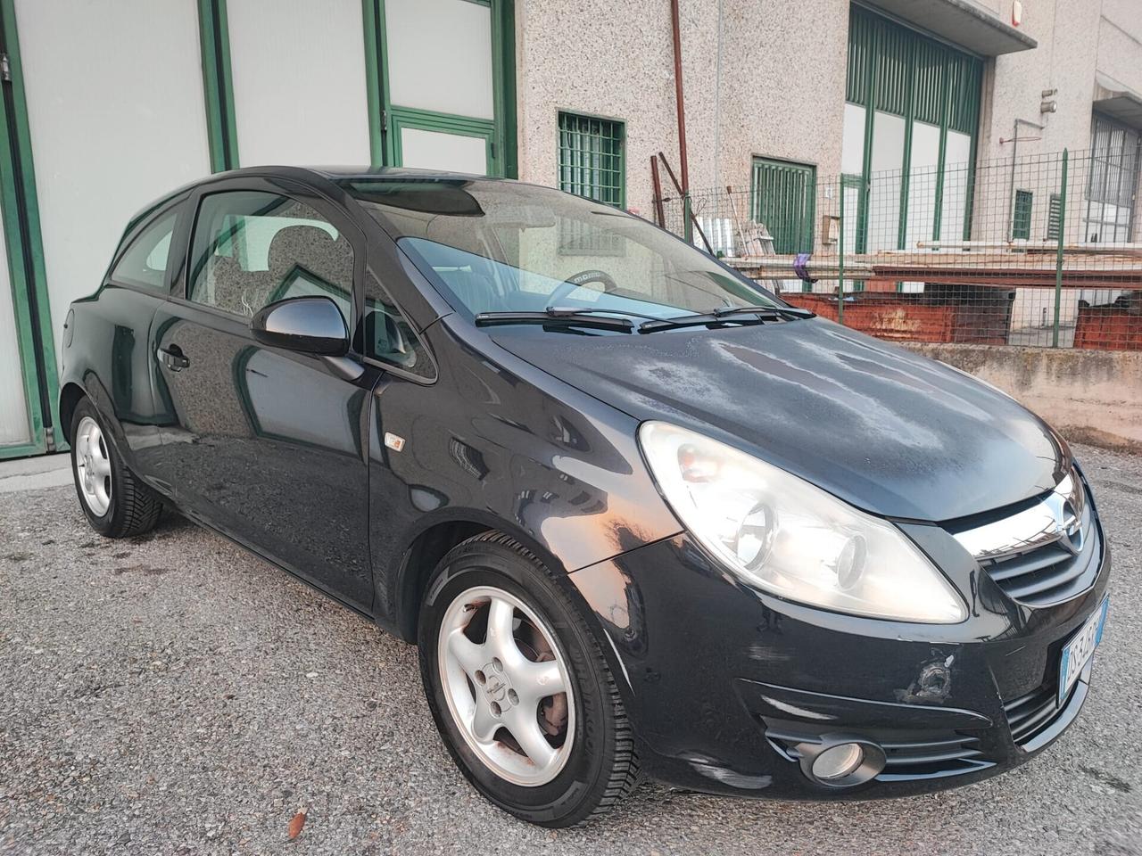 Opel Corsa 1.2 BENZINA AUTOMATICO NEOPATENTATI