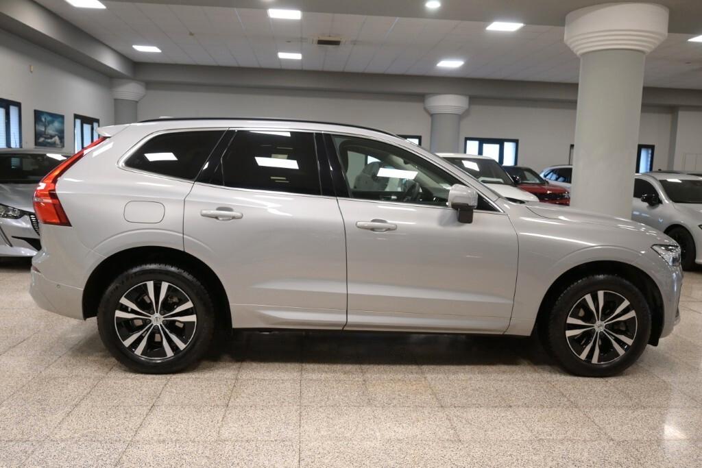 VOLVO XC60 2.0D 197CV B4 (D) GEARTRONIC AWD MOMENTUM PRO ( FARI LED - ADAPTIVE CRUISE - COCKPIT - MIRROR - PARK ASSIST - TELECAMERA 360 - CERCHI 18 )