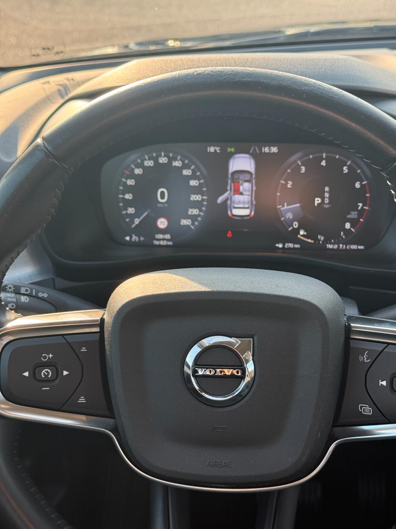 Volvo XC40 T2 Momentum Pro N1 UNICOPROPRIETARIO