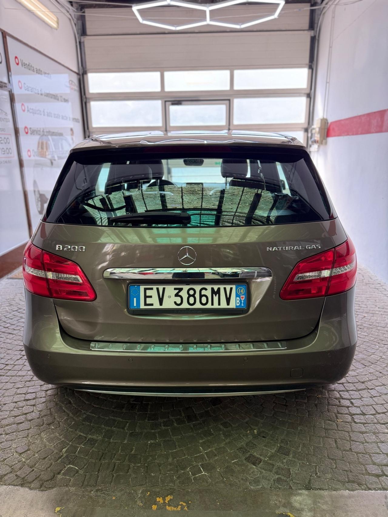 Mercedes-benz B 200 NGD Premium