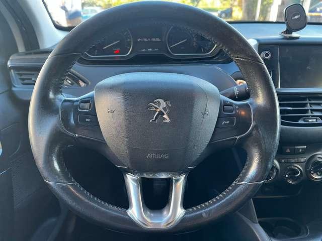 Peugeot 208 208 I 5p 1.2 puretech Active 82cv
