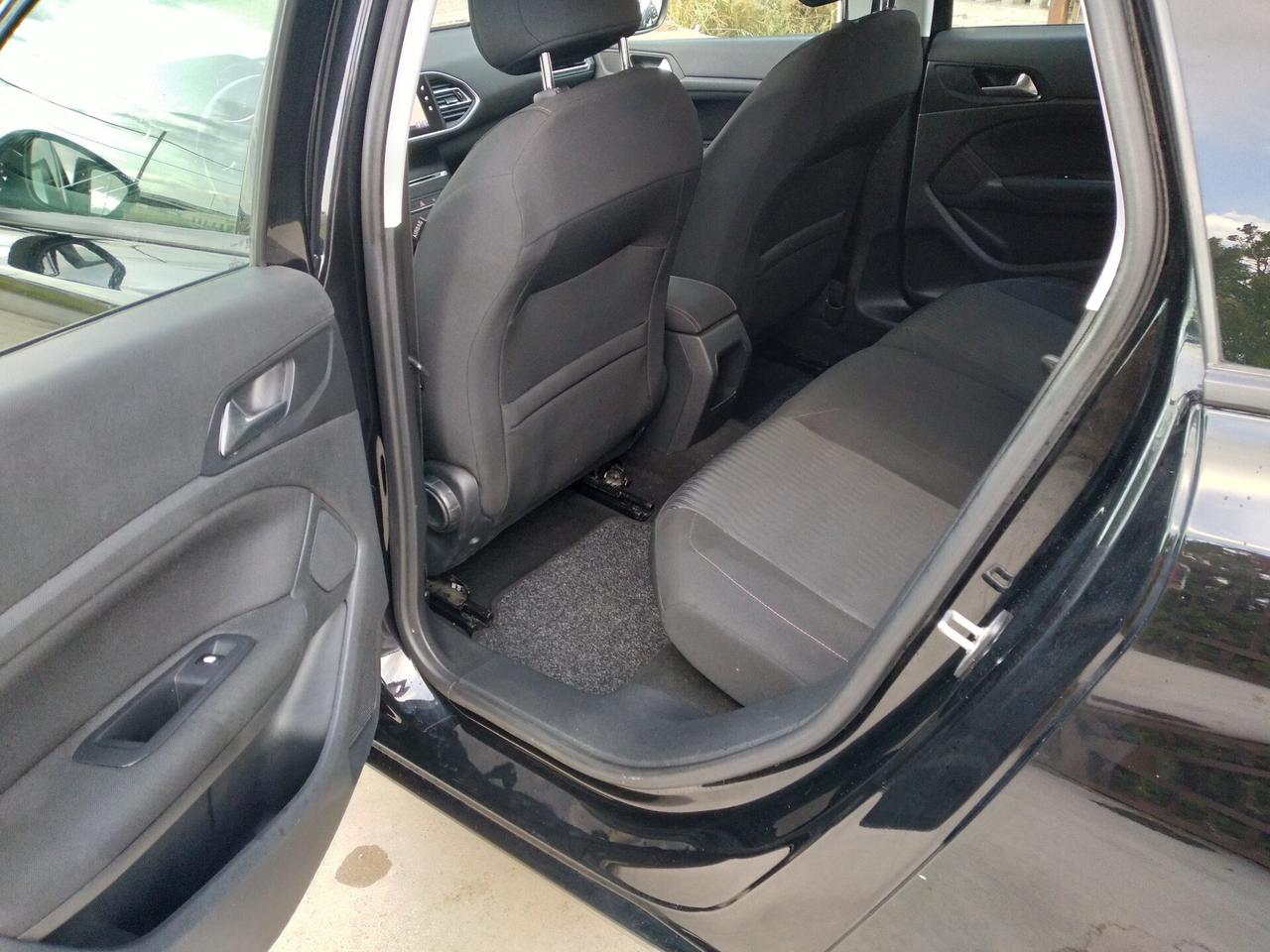 Peugeot 308 BlueHDi 100 S&S SW Business