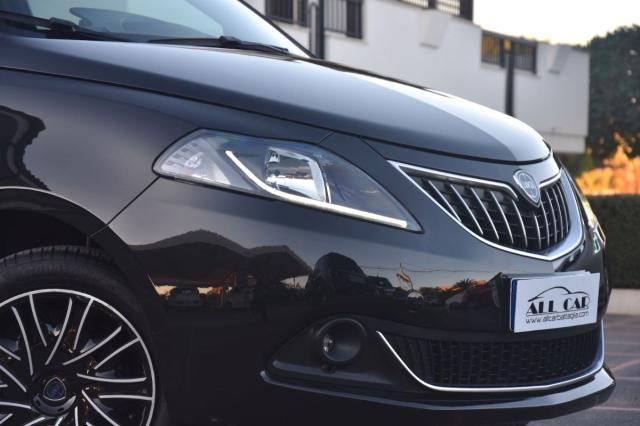 New Lancia Ypsilon 1.0 Hybrid Gold