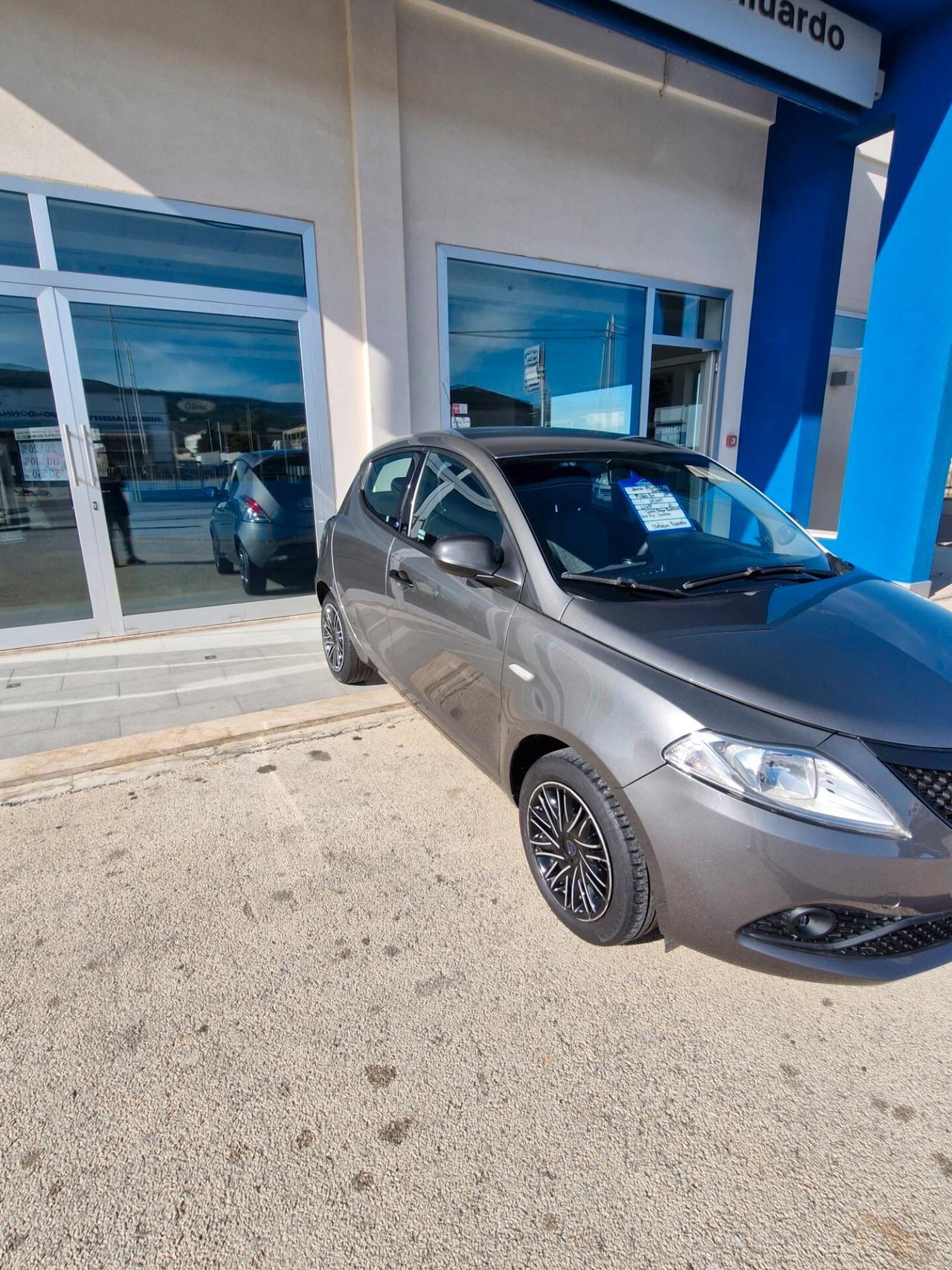 Lancia Ypsilon 1.2 69 CV 5 porte S&S Elefantino Blu