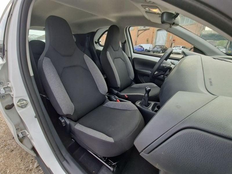 Toyota Aygo X 1.0B (72 CV) Active