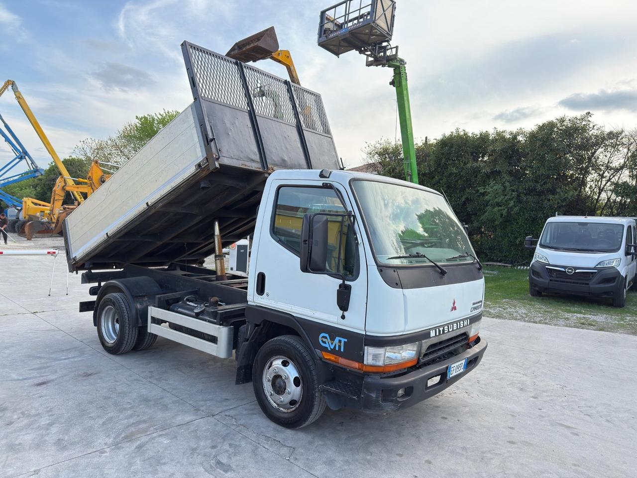 Autocarro ribaltabile MITSUBISHI FE649
