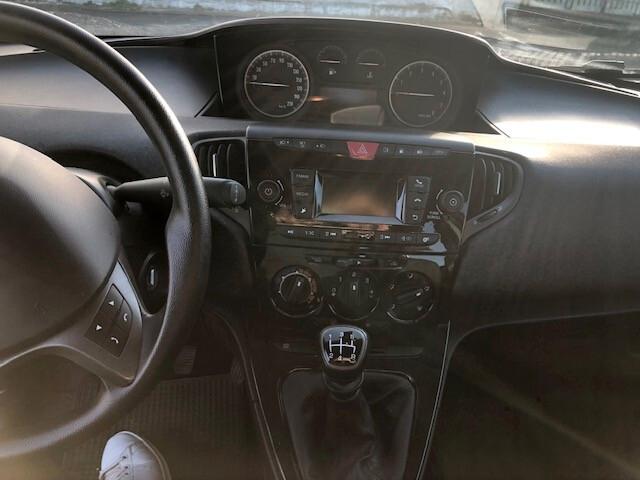 Lancia Ypsilon 0.9 TwinAir 5 porte Metano Ecochic Elefantino Blu