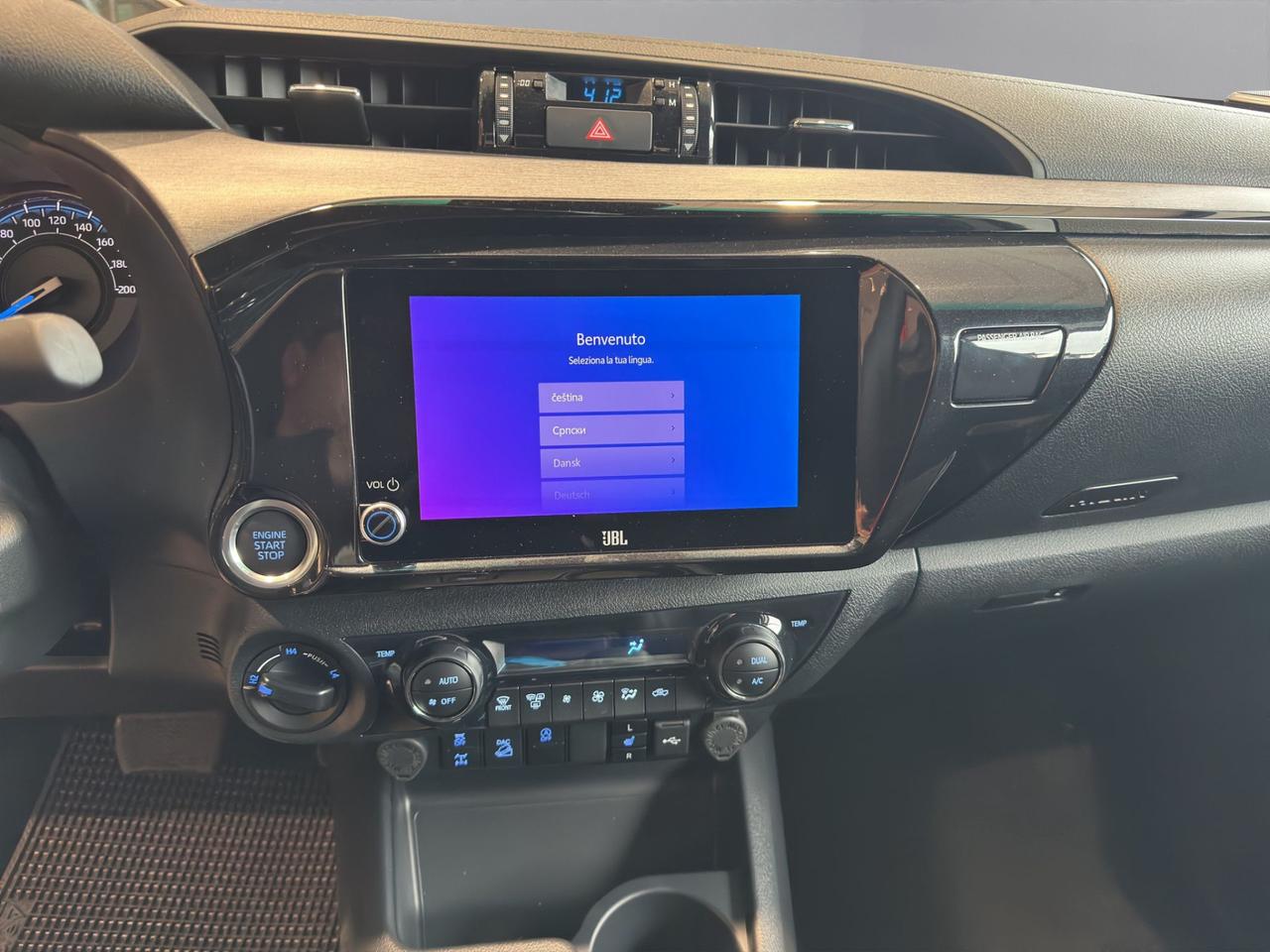 Toyota Hilux 2.8 d-4d 48V double cab Invincible