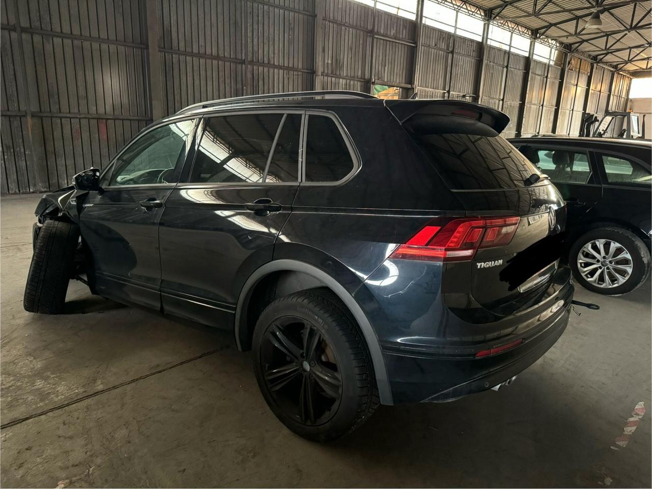 Volkswagen Tiguan 2.0 tdi R-Line 150cv dsg INCIDENTATA