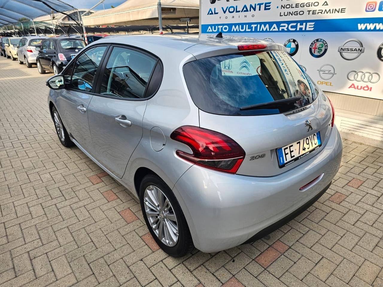 Peugeot 208 PureTech 82 5 porte Active - Pari al nuovo