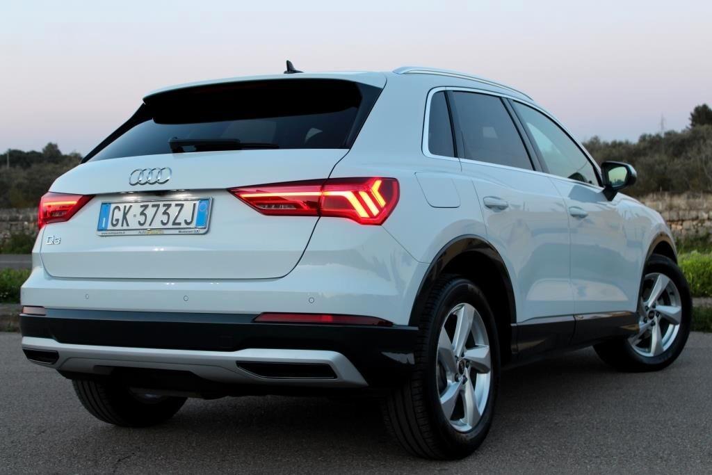 AUDI Q3 2.0 TDI Aut. *4 Telecamere *Matrix
