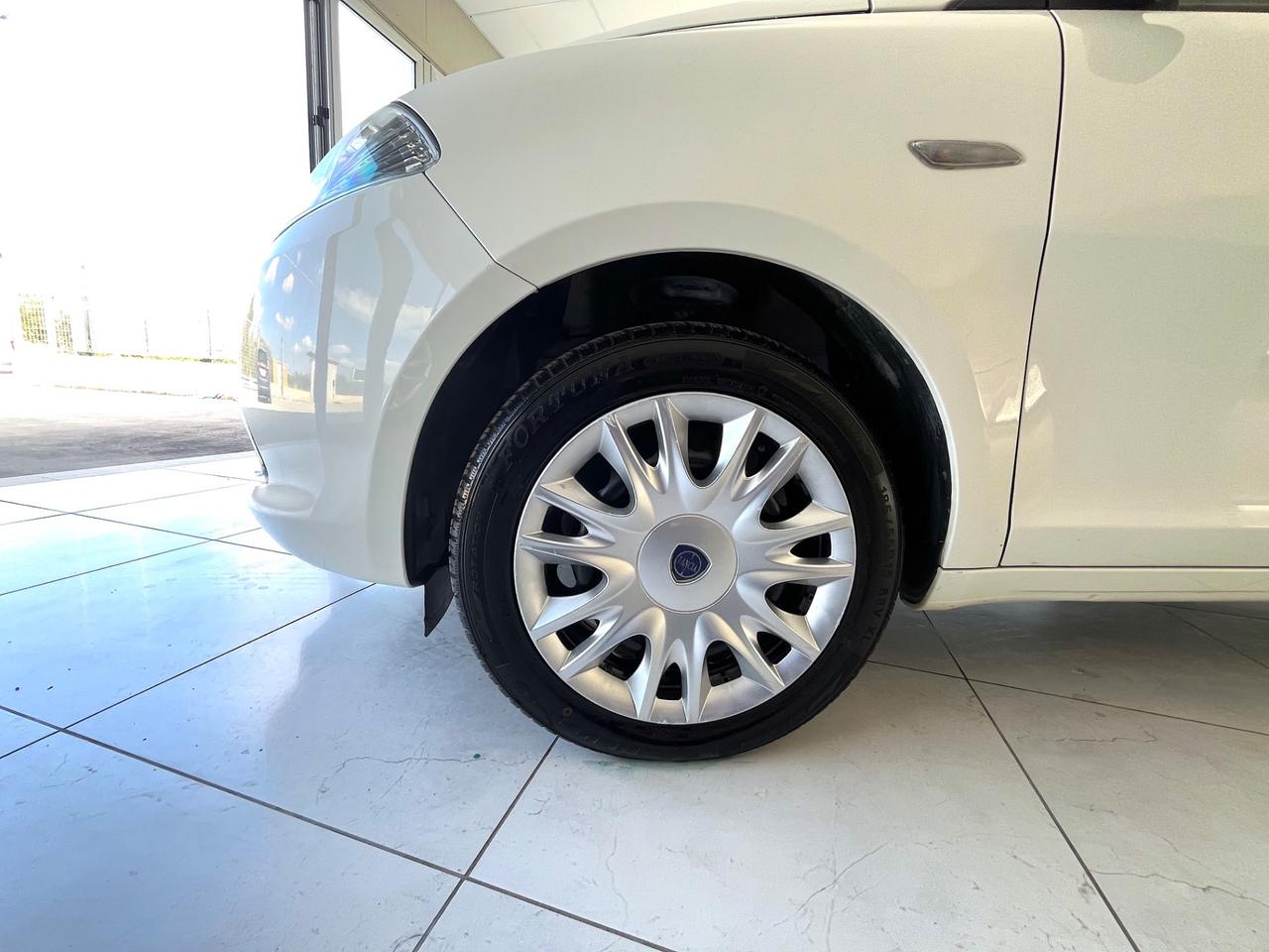 Lancia Ypsilon 1.2 69 CV 5 porte KM 104000