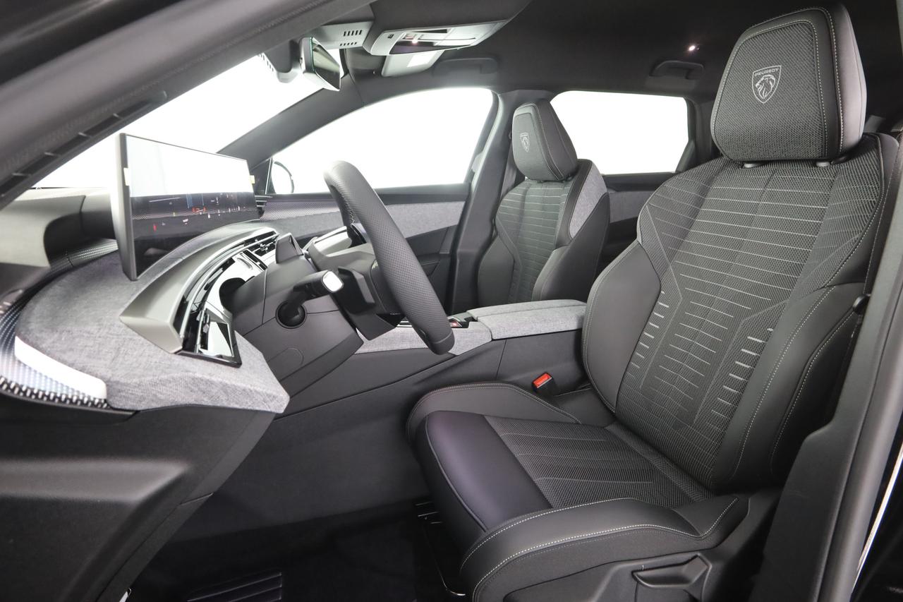 PEUGEOT 5008 3ª serie 5008 Hybrid 145 e-DCS6 GT