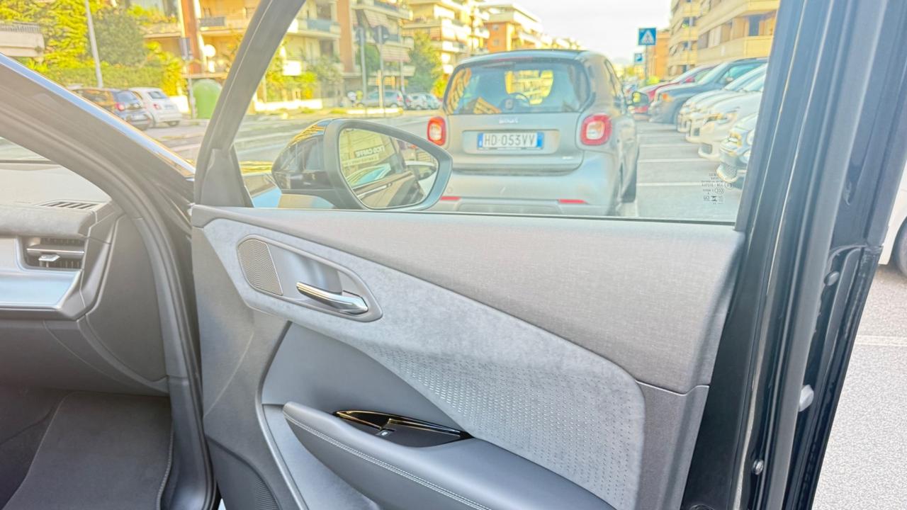 Audi Q3 SPB 35 TDI S tronic line edition MATRIX TETTO APRIBILE PACCHETTO AMBIENTE KAMERA 360 PELLE PDC