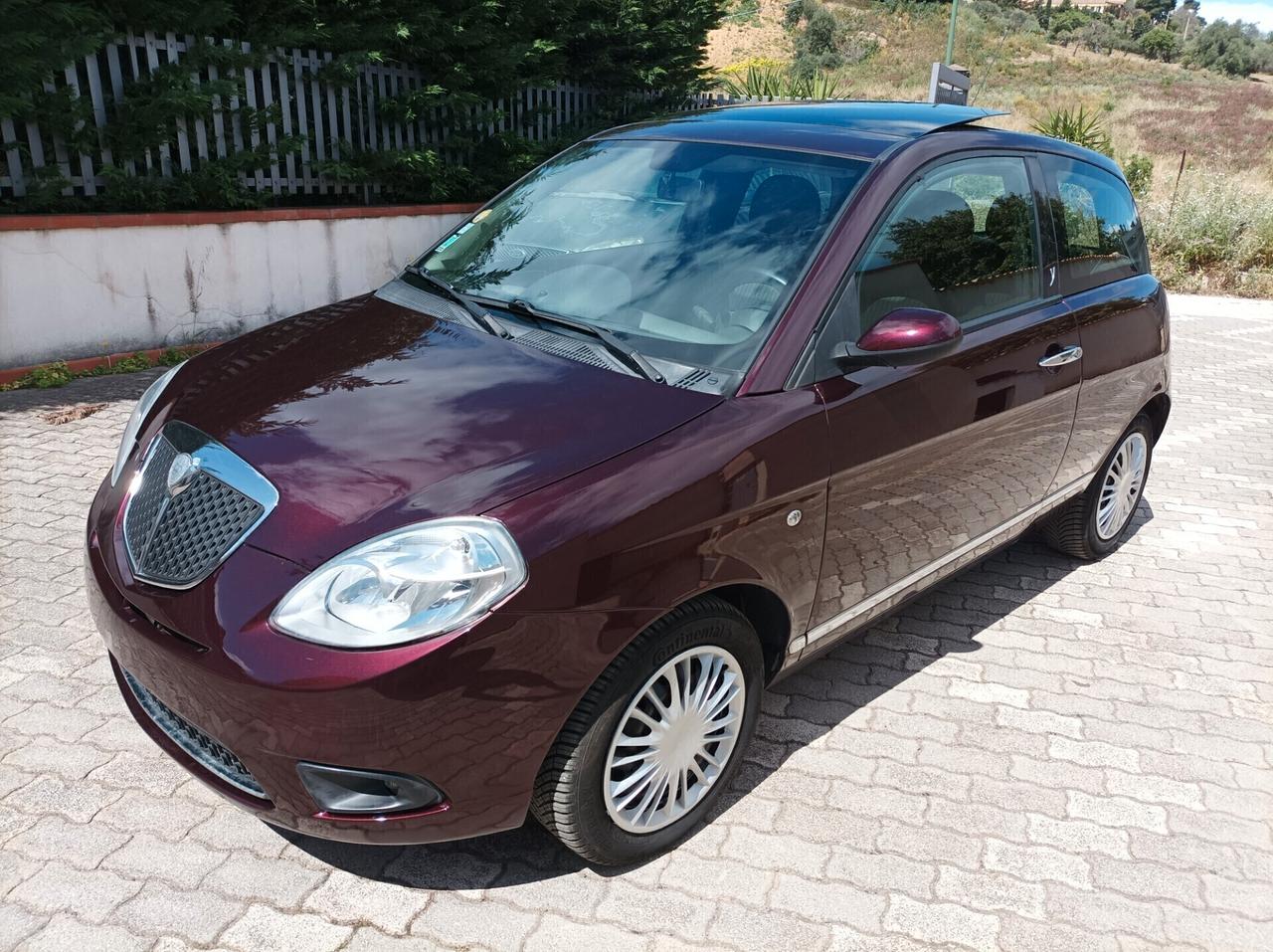 Lancia Ypsilon 1.3 MJT 90 CV Oro Bianco