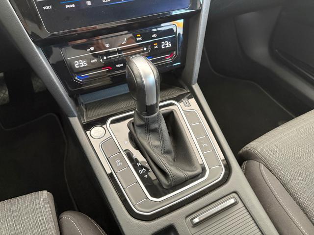 VOLKSWAGEN Passat Variant 2.0 TDI DSG Business