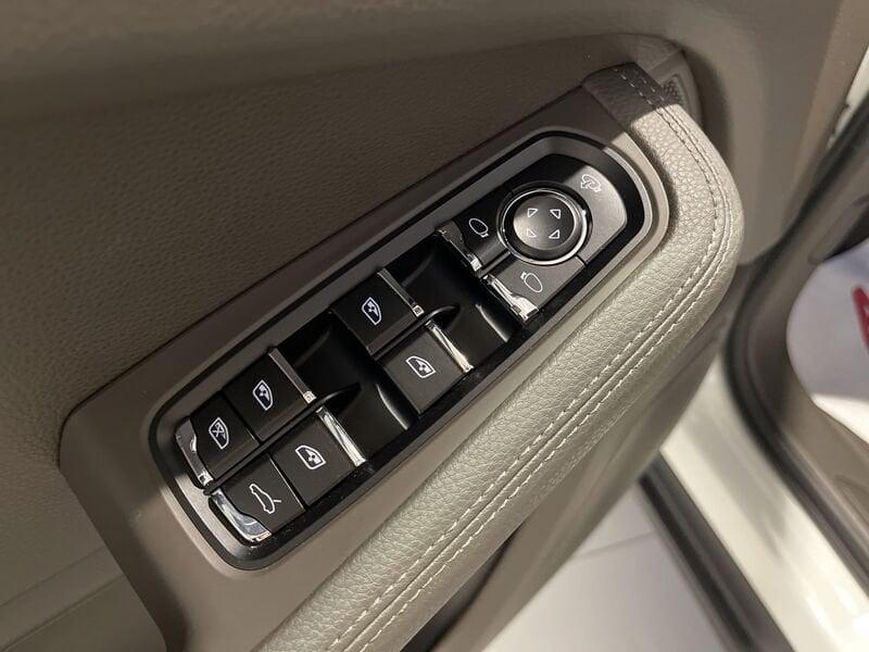 Porsche Macan 2.0 "Keyless entry"ACC*