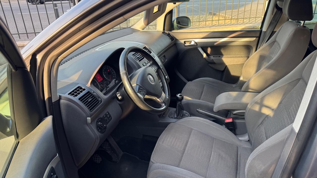 Volkswagen Touran 2.0 16V TDI Highline 7 posti