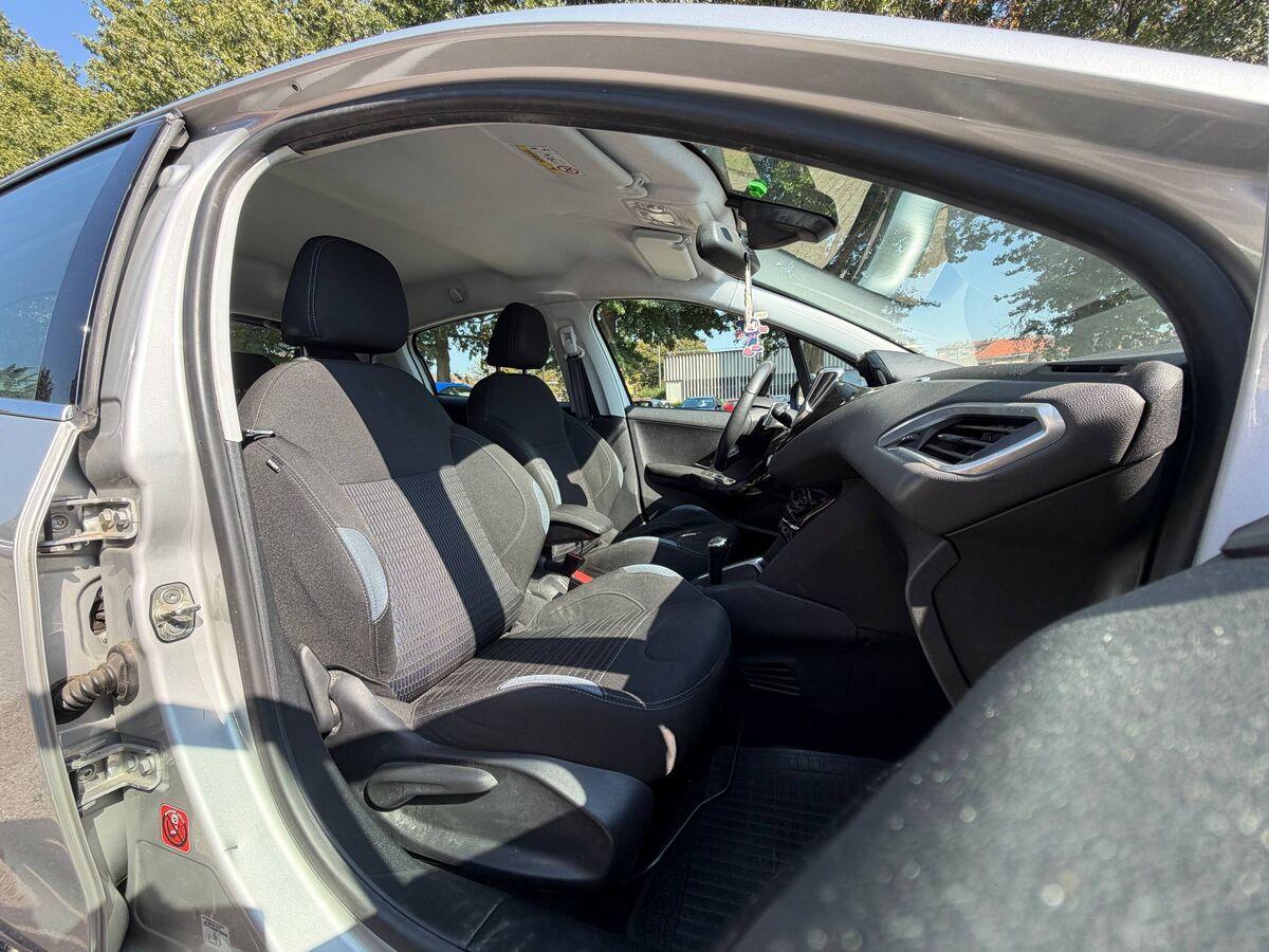 Peugeot 208 208 1.2 PT Allure s&s 5p etg5 E6